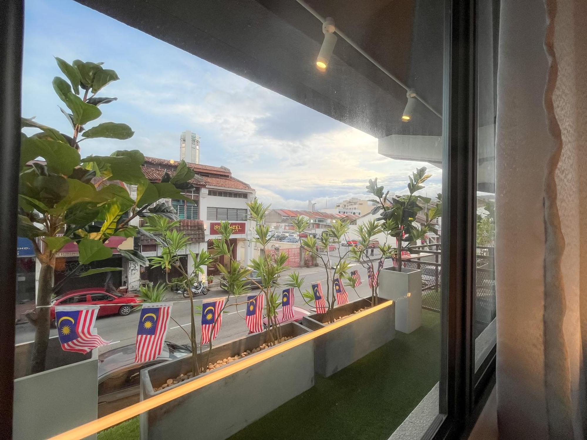 Sleep Box Penang Hotel George Town Exterior photo